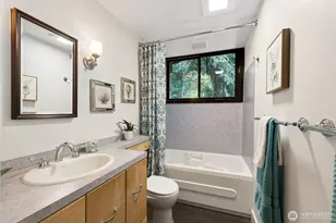 11706 36th Ave NE, Seattle, WA 98125 - Photo 17