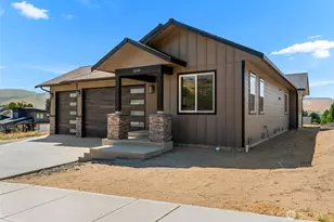 3240 NW Brianna Ave, East Wenatchee, WA 98802 - Photo 3