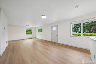 10230 Wilkeson Street S, Tacoma, WA 98444 - Photo 11
