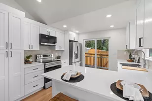 1710 SW 106th St, Seattle, WA 98146 - Photo 13