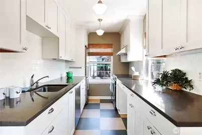 7900 Ashworth Avenue N #7, Seattle, WA 98103 - Photo 11