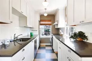 7900 Ashworth Ave N, Seattle, WA 98103 - Photo 11