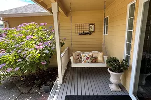 317 Melissa St, Camano Island, WA 98282 - Photo 9