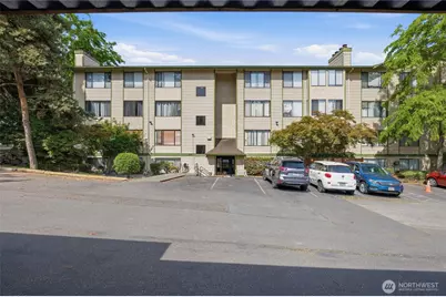9512 1st Avenue NE #202, Seattle, WA 98115 - Photo 3