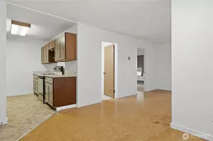 9512 1st Ave NE, Seattle, WA 98115 - Photo 11