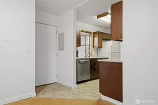 9512 1st Ave NE, Seattle, WA 98115 - Photo 15