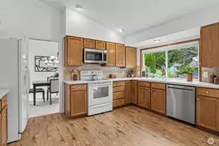 23900 SE 42nd Pl S, Sammamish, WA 98029 - Photo 11