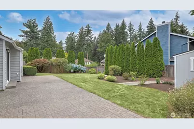 23900 SE 42nd Place S, Sammamish, WA 98029 - Photo 25