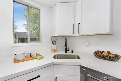 1673 S 58th St, Tacoma, WA 98408 - Photo 17