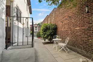 2205 Bigelow Ave N, Seattle, WA 98109 - Photo 15