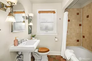 2205 Bigelow Ave N, Seattle, WA 98109 - Photo 23