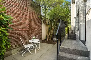 2205 Bigelow Ave N, Seattle, WA 98109 - Photo 15