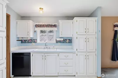 3908 Holtzheimer Trail, Blaine, WA 98230 - Photo 11