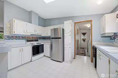 3908 Holtzheimer Trail, Blaine, WA 98230 - Photo 9