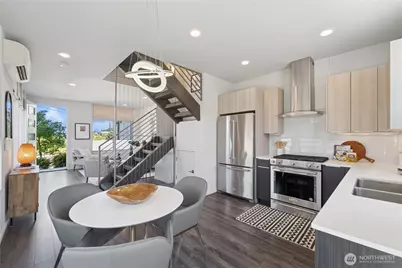 3865 Gilman Avenue W, Seattle, WA 98199 - Photo 13