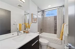 3865 Gilman Ave W, Seattle, WA 98199 - Photo 23