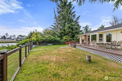 526 Sunset Avenue NE, Ocean Shores, WA 98569 - Photo 27