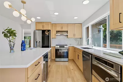 110 174th Place, Bellevue, WA 98008 - Photo 7