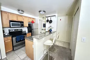 300 10th Ave, Seattle, WA 98122 - Photo 17
