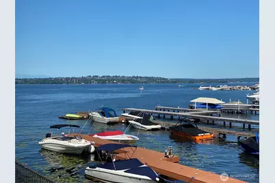 4561 Lake Washington Boulevard NE #203, Kirkland, WA 98033 - Photo 3