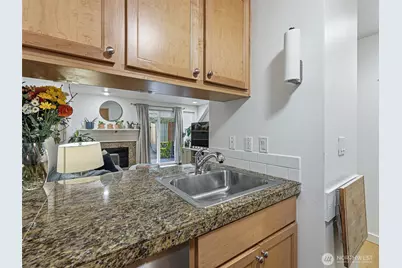 301 W Raye Street #201, Seattle, WA 98119 - Photo 5