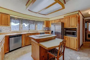 1308 Glacier Pl, Wenatchee, WA 98801 - Photo 9