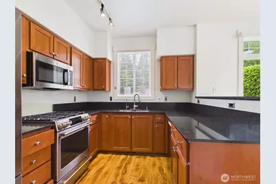 23120 SE Black Nugget Road #A6, Issaquah, WA 98029 - Photo 9