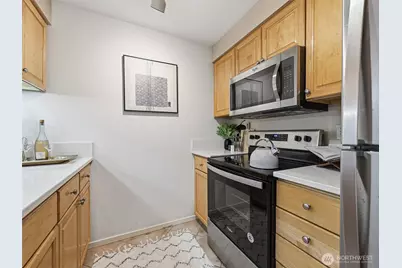 12345 Roosevelt Way NE #310, Seattle, WA 98125 - Photo 21