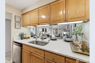 12345 Roosevelt Way NE #310, Seattle, WA 98125 - Photo 19