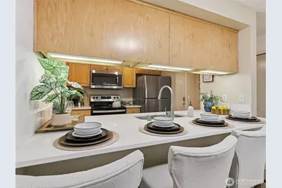 12345 Roosevelt Way NE #310, Seattle, WA 98125 - Photo 17