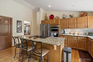 9806 NE 197th St, Bothell, WA 98011 - Photo 15