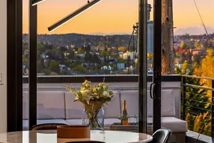 426 Wheeler St, Seattle, WA 98109 - Photo 11