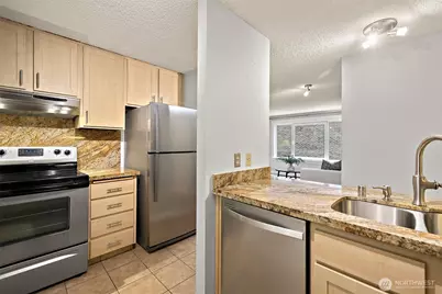 1300 University Street #4C, Seattle, WA 98101 - Photo 5