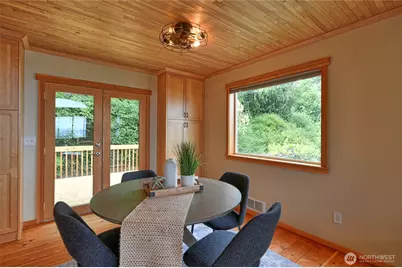 305 Baker Way, Camano Island, WA 98282 - Photo 17