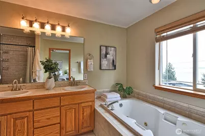 305 Baker Way, Camano Island, WA 98282 - Photo 23