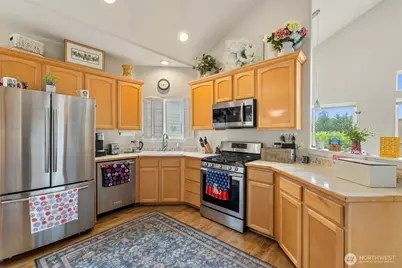 2130 28th St, Bellingham, WA 98225 - Photo 31