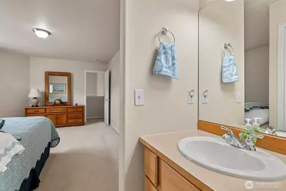 2130 28th St, Bellingham, WA 98225 - Photo 17