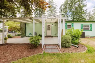 881 E Cedar St, Belfair, WA 98528 - Photo 31