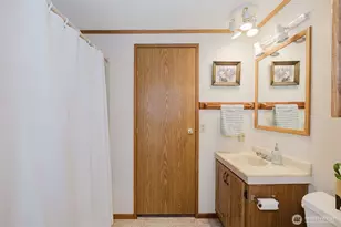 881 E Cedar St, Belfair, WA 98528 - Photo 25