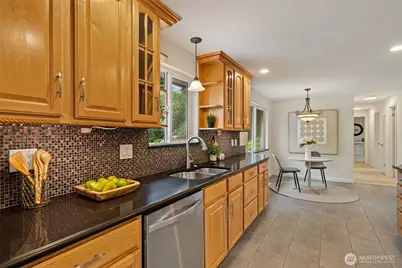 1011 Carol Way, Edmonds, WA 98020 - Photo 15