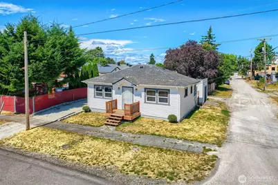1315 S 43rd St, Tacoma, WA 98418 - Photo 1