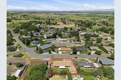933 Vine Ave, Sunnyside, WA 98944 - Photo 39