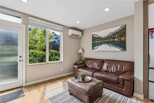 3665 Interlake Ave N, Seattle, WA 98103 - Photo 3