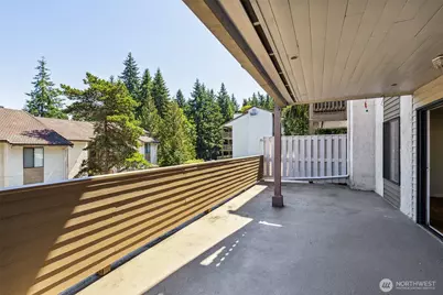10410 NE 32nd Place #D103, Bellevue, WA 98004 - Photo 15