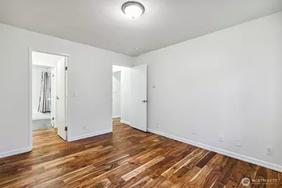 10410 NE 32nd Place #D103, Bellevue, WA 98004 - Photo 5