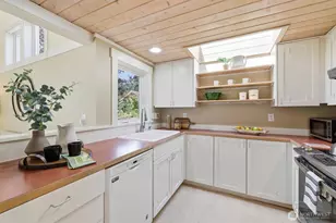 317 N 160th Place, Shoreline, WA 98133 - Photo 11