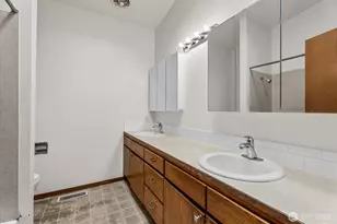 131 109th Ave SE, Bellevue, WA 98004 - Photo 17