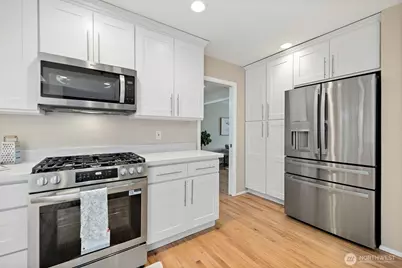 1819 221st Place NE, Sammamish, WA 98074 - Photo 11