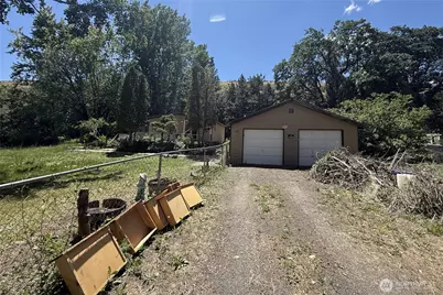 20 E Tampico Park Road, Yakima, WA 98903 - Photo 1