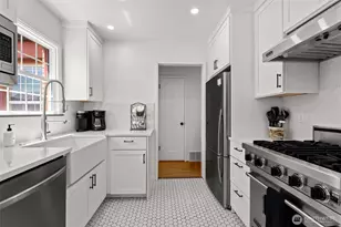 3701 SW Henderson St, Seattle, WA 98126 - Photo 9